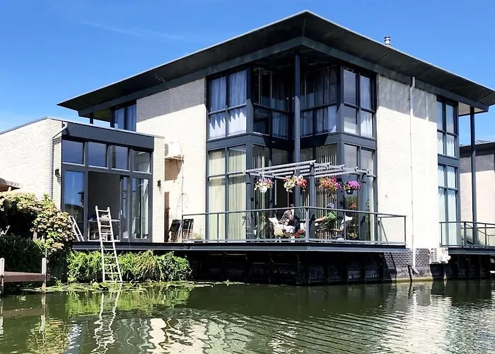 Prachtig Guesthouse Aan Het Water